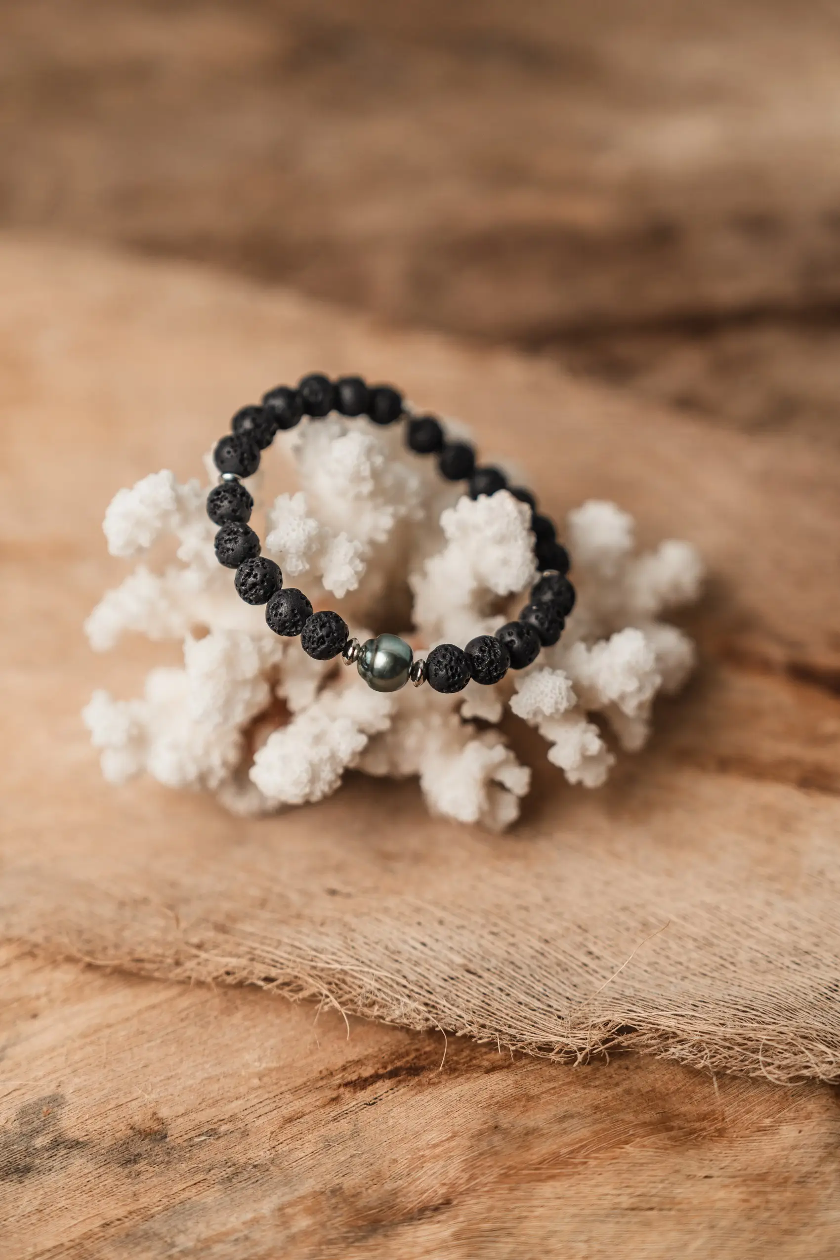 Elastic Bracelet Tahitian Pearl and Lava Stone 8mm