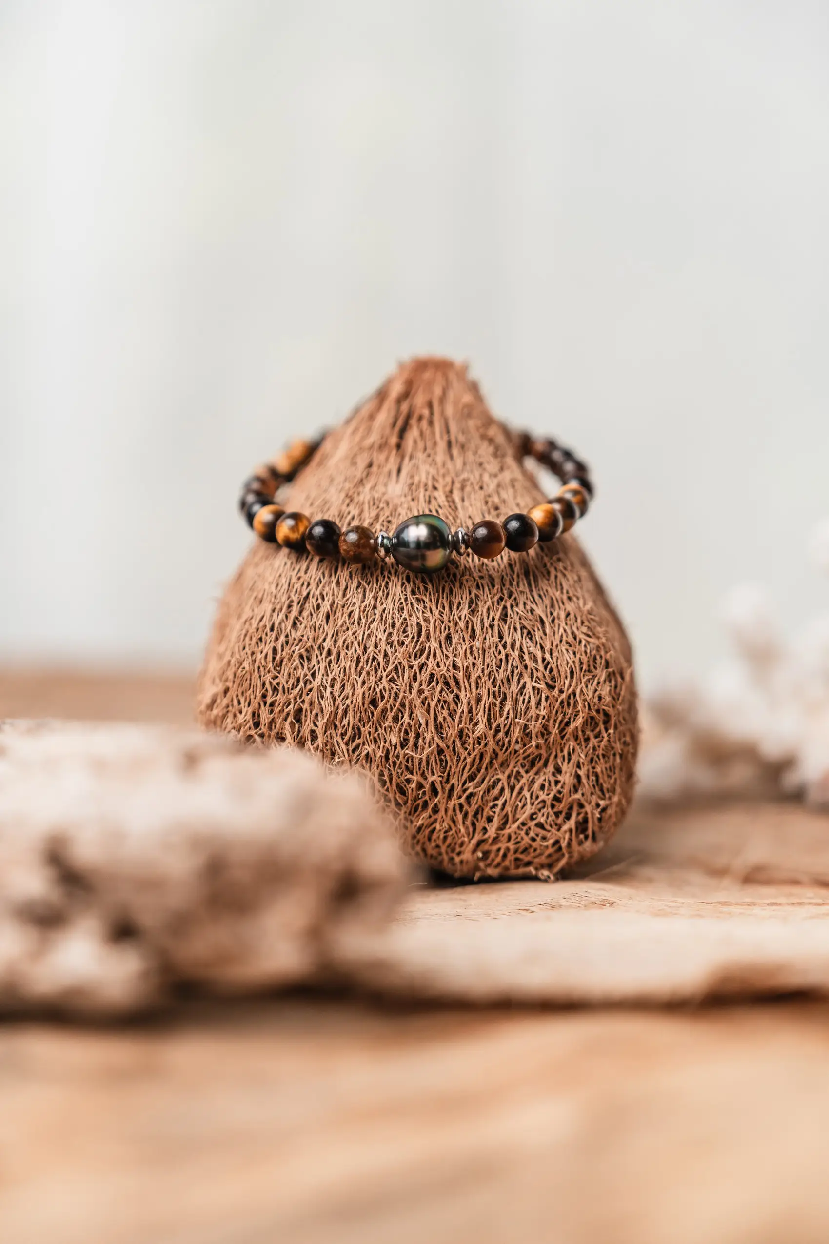 Pulsera elástica de perlas de Tahití y piedras ojo de tigre