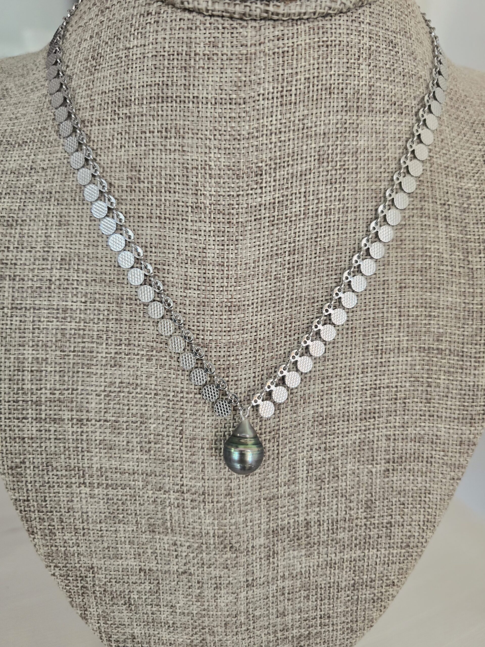 Pineapple" necklace with silver-plated steel chain and Tahiti pearl