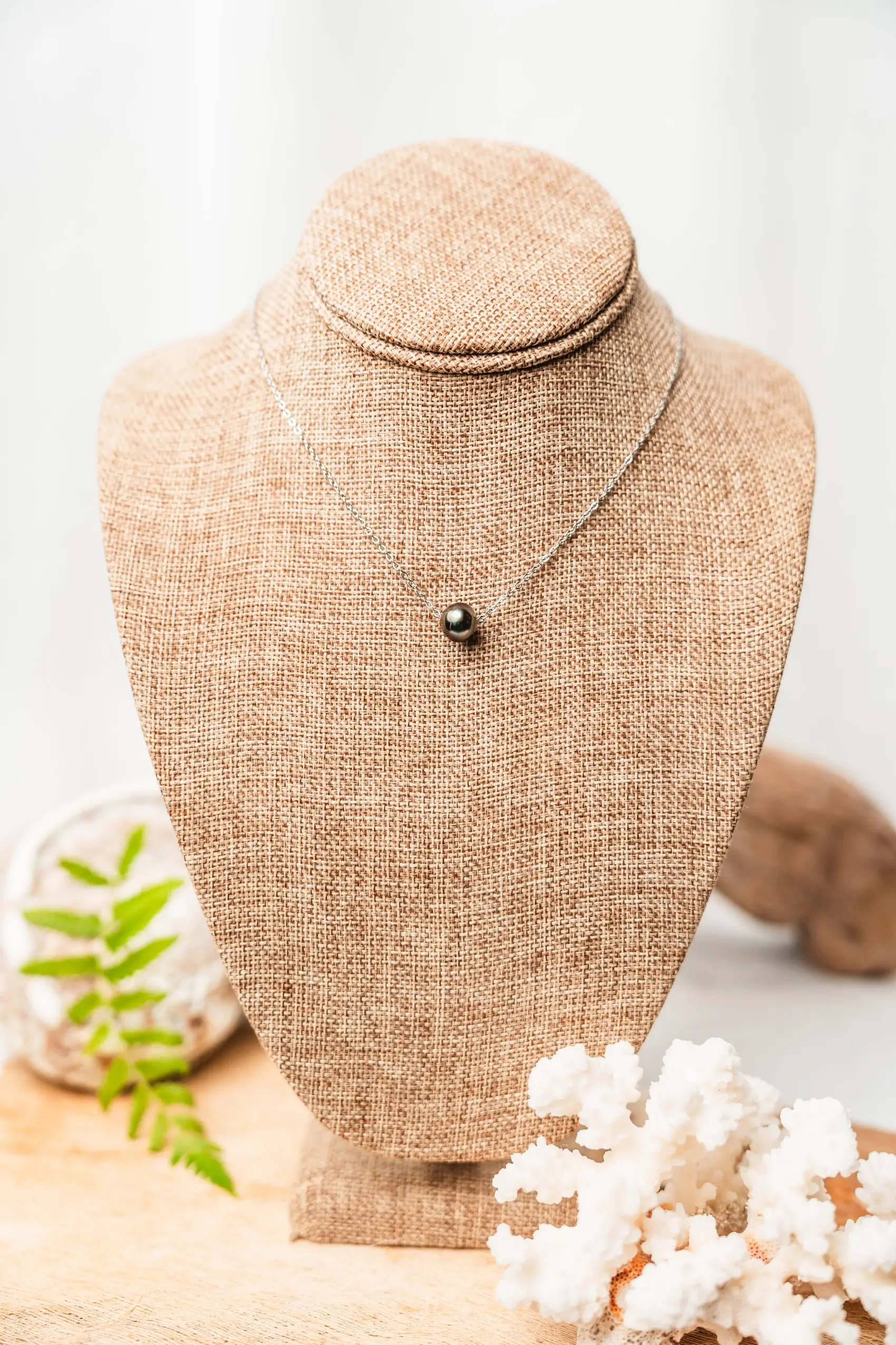 Collier Simple perle de Tahiti sur chaîne argentée traversante