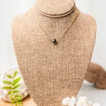 Collier Simple perle de Tahiti sur chaîne dorée traversante