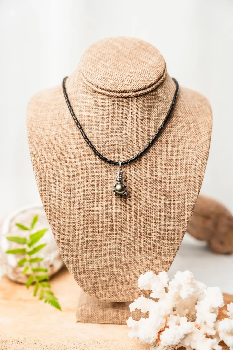 Collier Tiki argent avec perle de Tahiti et cuir tressé