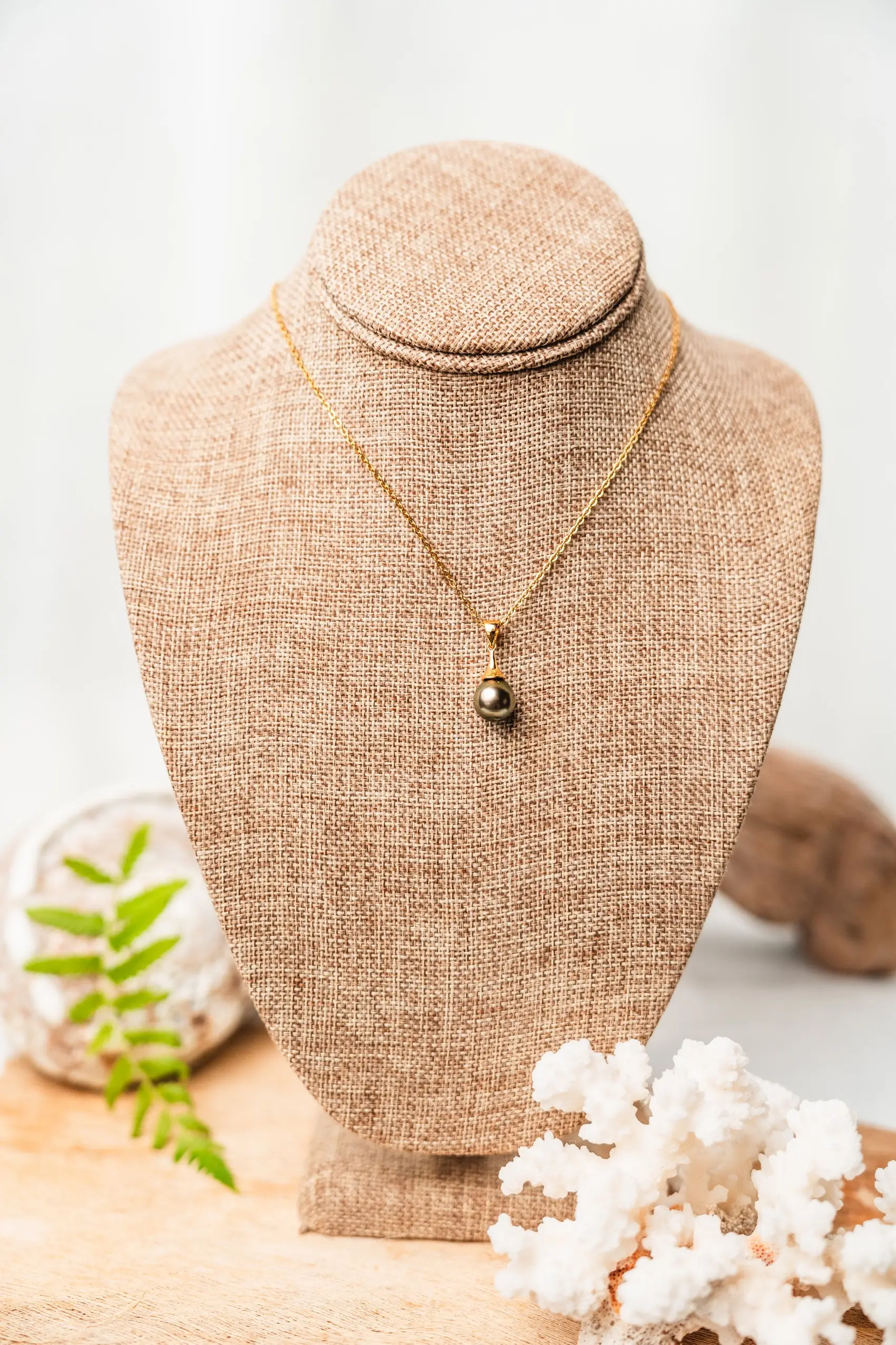 Pendentif Cone Plaque Or 18 Carats Et Vraie Perle De Tahiti